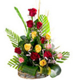 15 Mixed Rose Flowers Basket For Chennai Delivery
